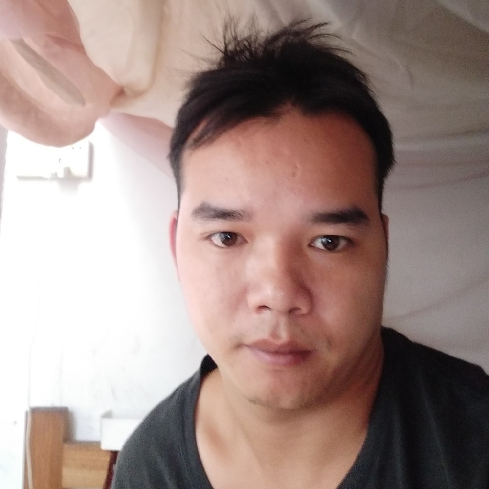 标致踢鱼的照片