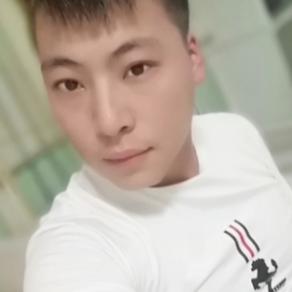 冷眸可爱的照片