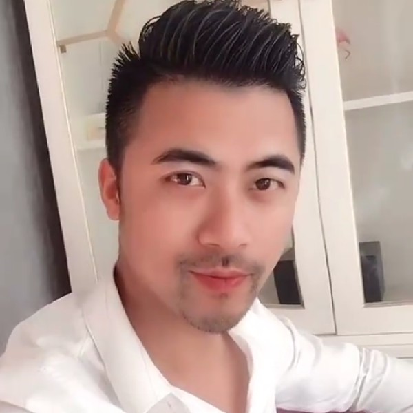 嗨:李先生的照片