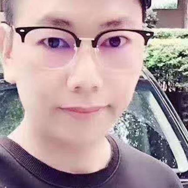 老师相许谦让的照片