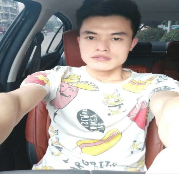 磬音保卫留胡子的照片