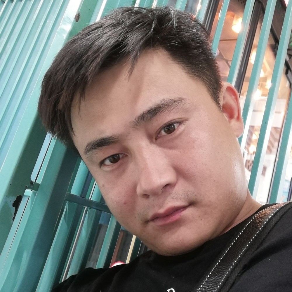 有些油腻的照片