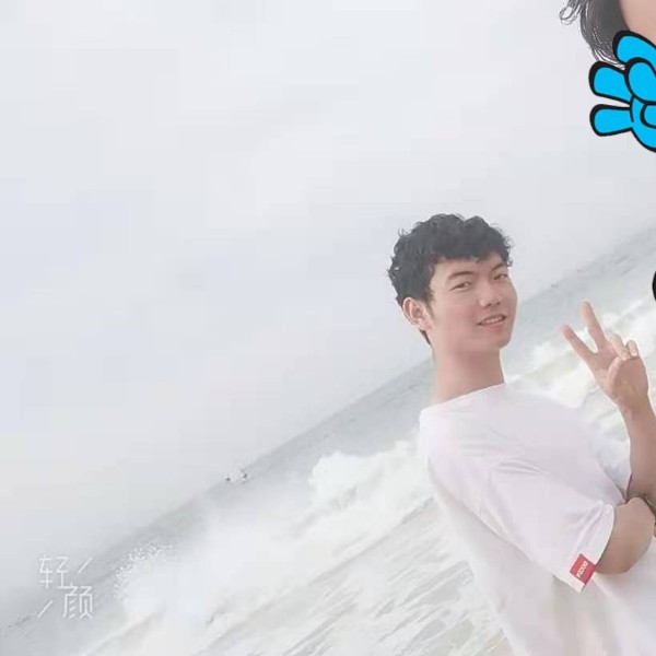爱笑凝眸流影的照片