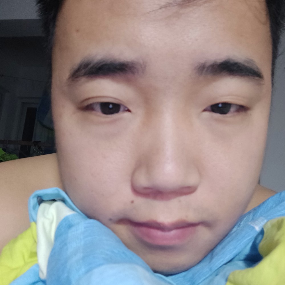 谨慎闻青衣的照片