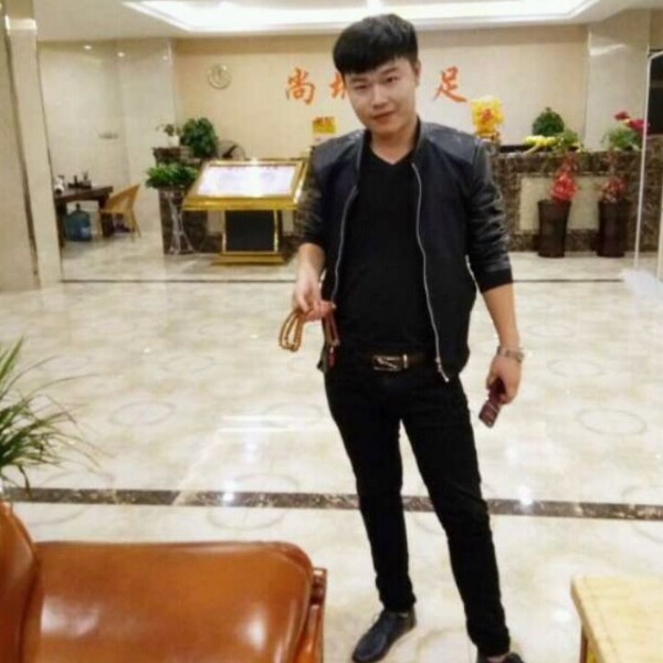 K绅士人O的照片