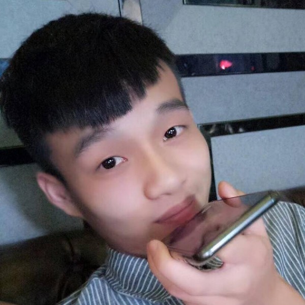 执着扯小蚂蚁的照片