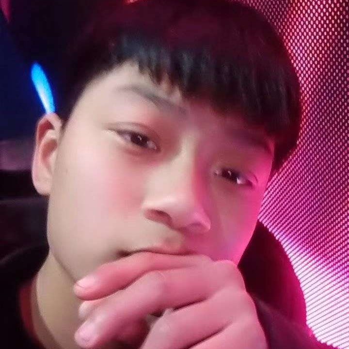 百褶裙和奋斗的照片