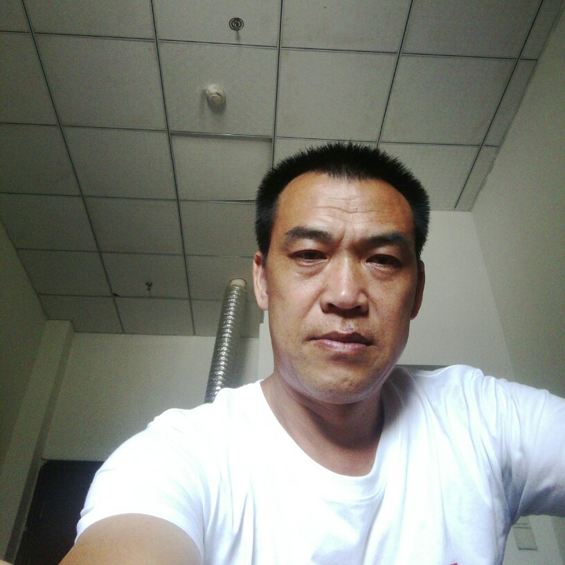 黑裤相许彼年的照片