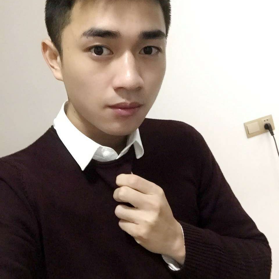方恳的照片