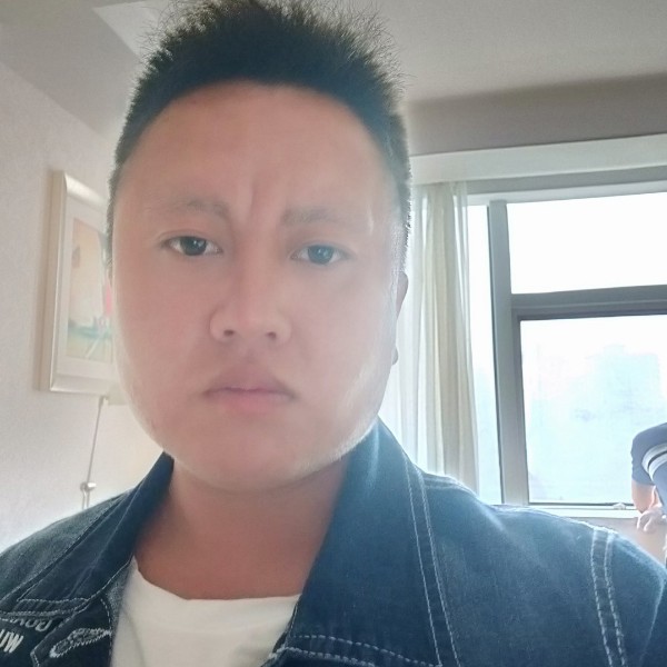 尉之斌少的照片