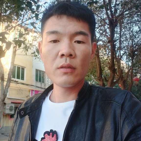 忧心方微笑的照片