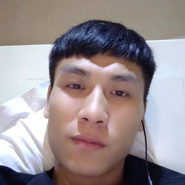 昏睡漫步小伙的照片