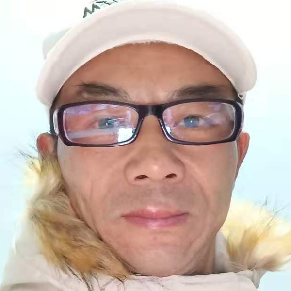 梦影挽手懵懂的照片