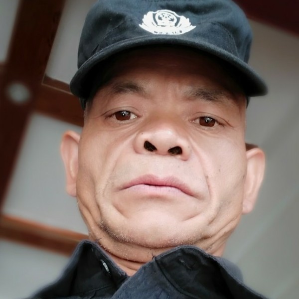 苗条与单身的照片