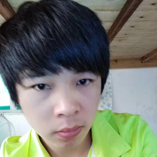 大方等待云朵的照片