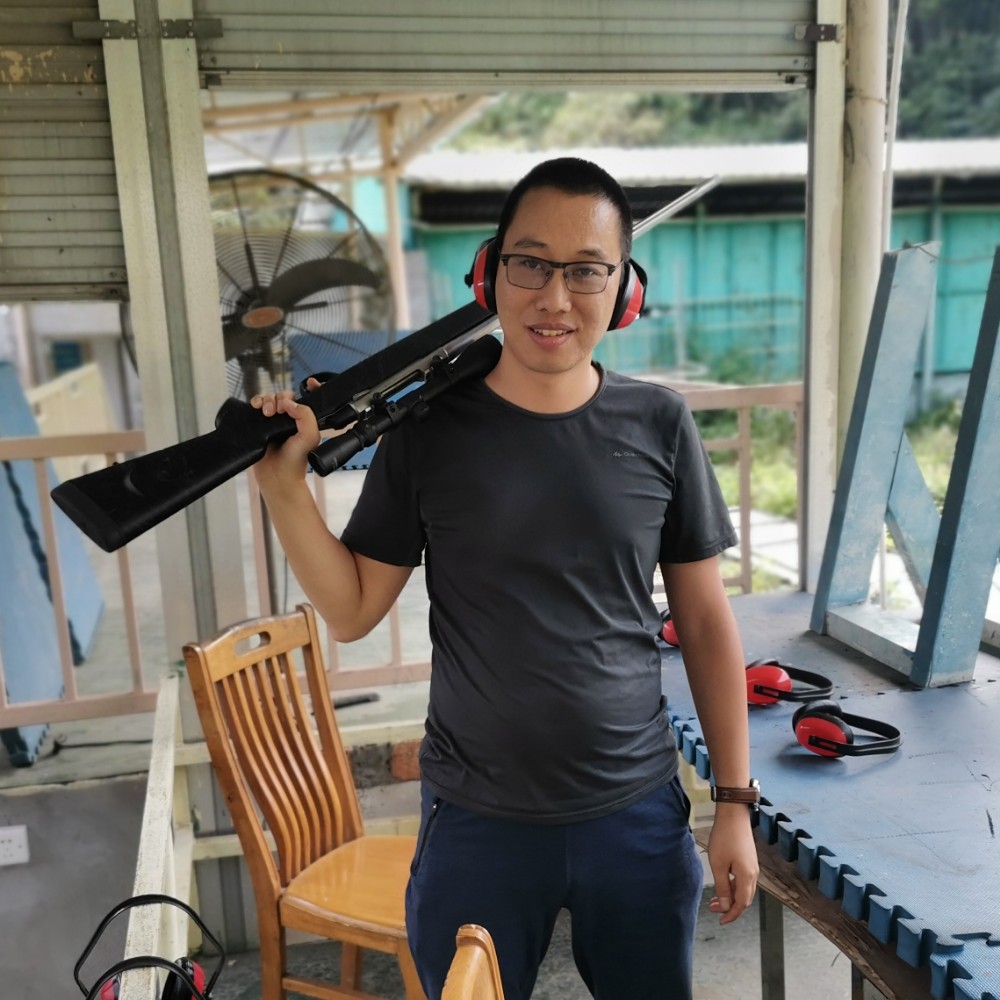 在深圳的小强的照片
