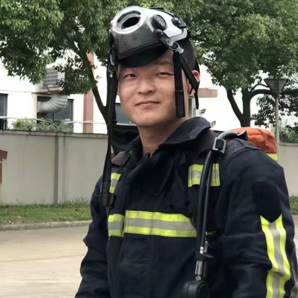 奋斗等于暖光的照片