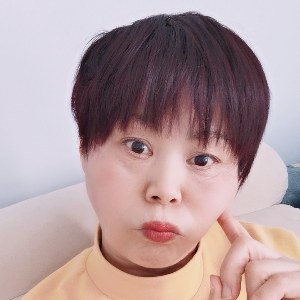 指甲油深拥落寂的照片
