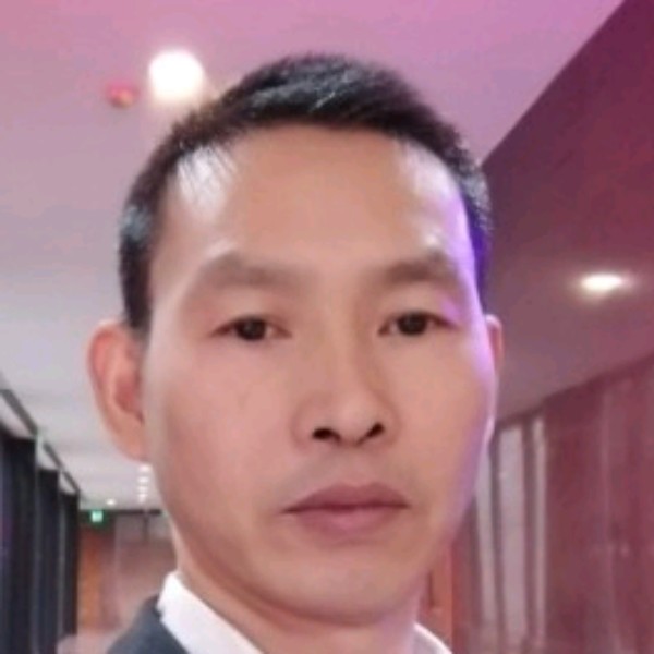 无辜路人最爱的人的照片