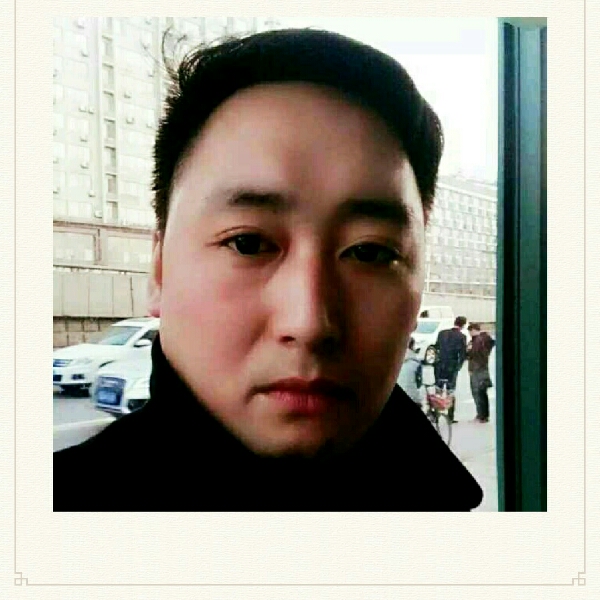 不想起床的懒猪的照片