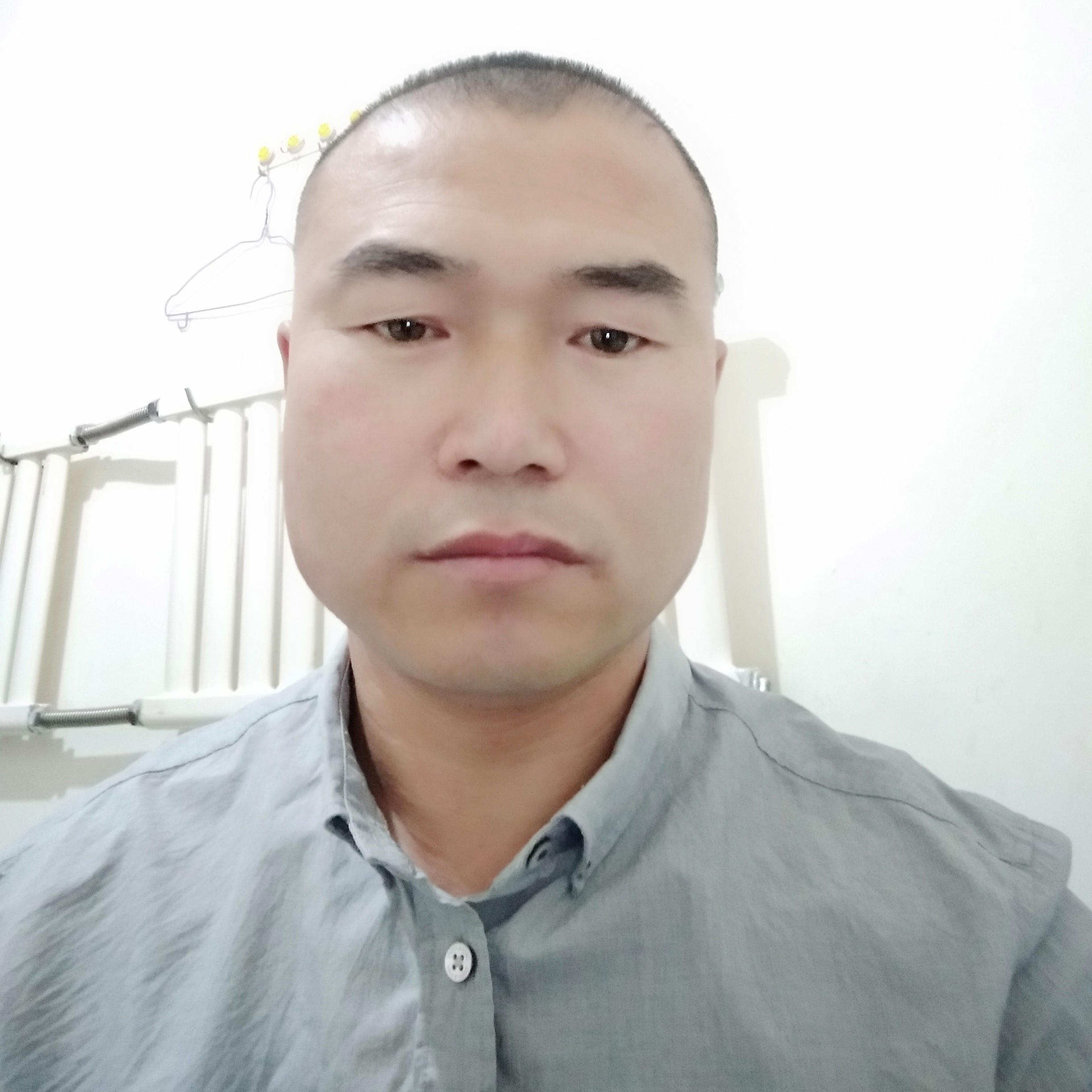 旧颜回眸现实的照片