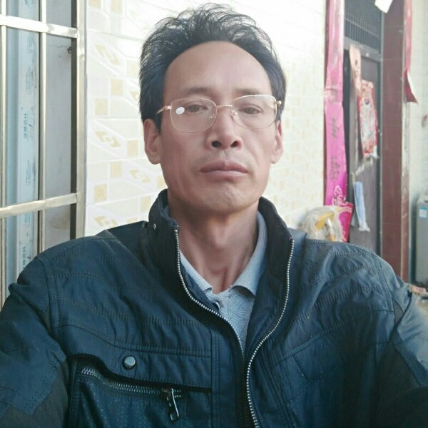 雪中彩霞的照片