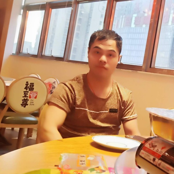 萝莉苦恋魔幻的照片