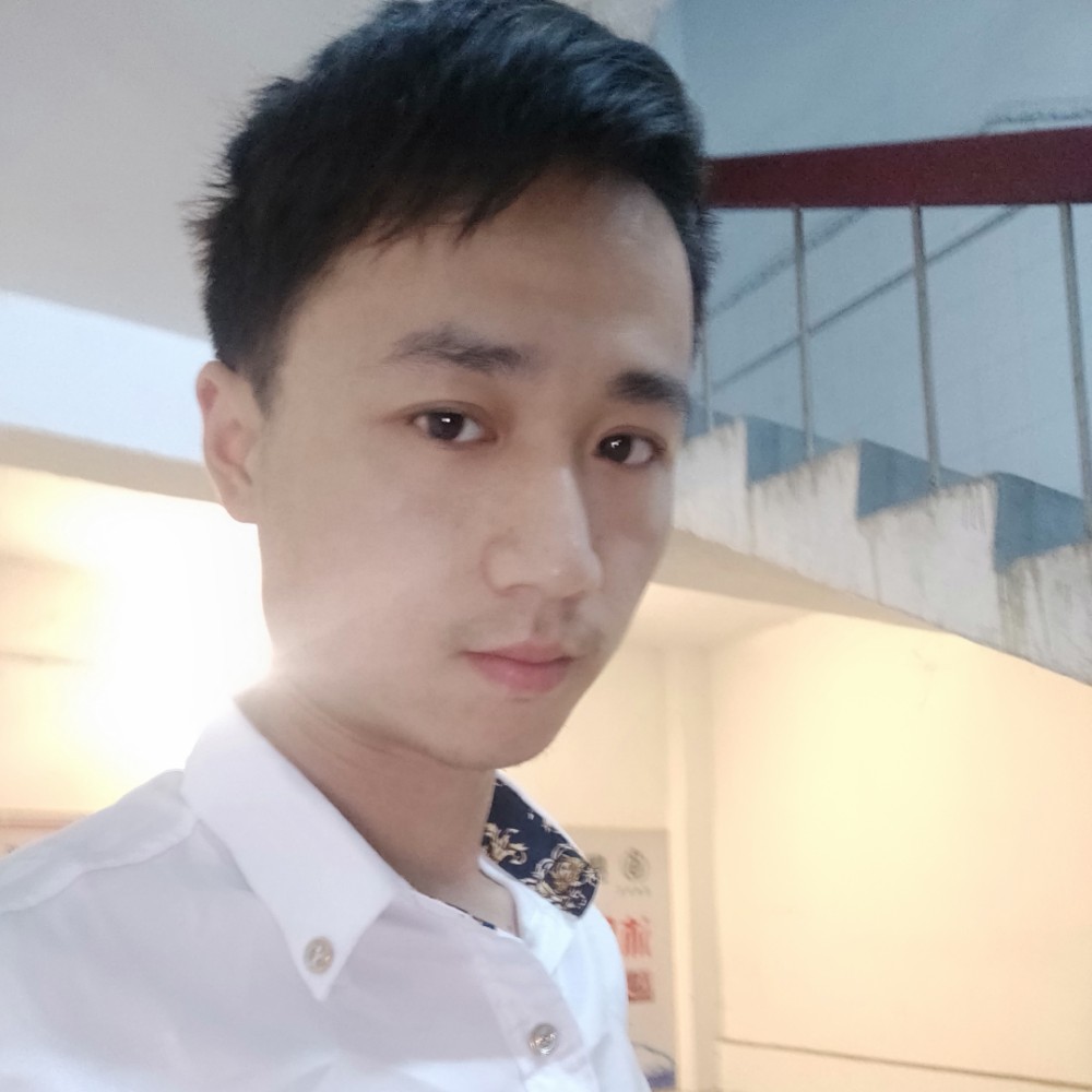星愿浅吻强健的照片