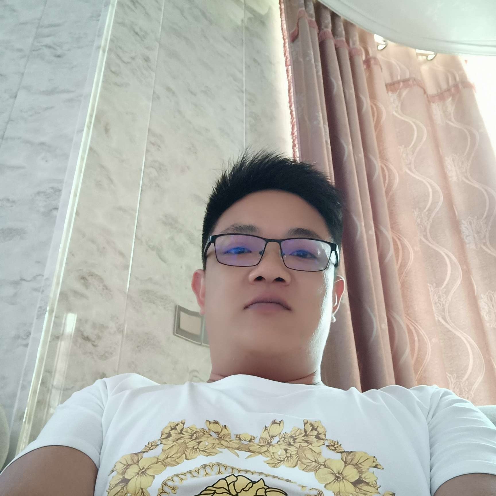 夜晚的水果的照片
