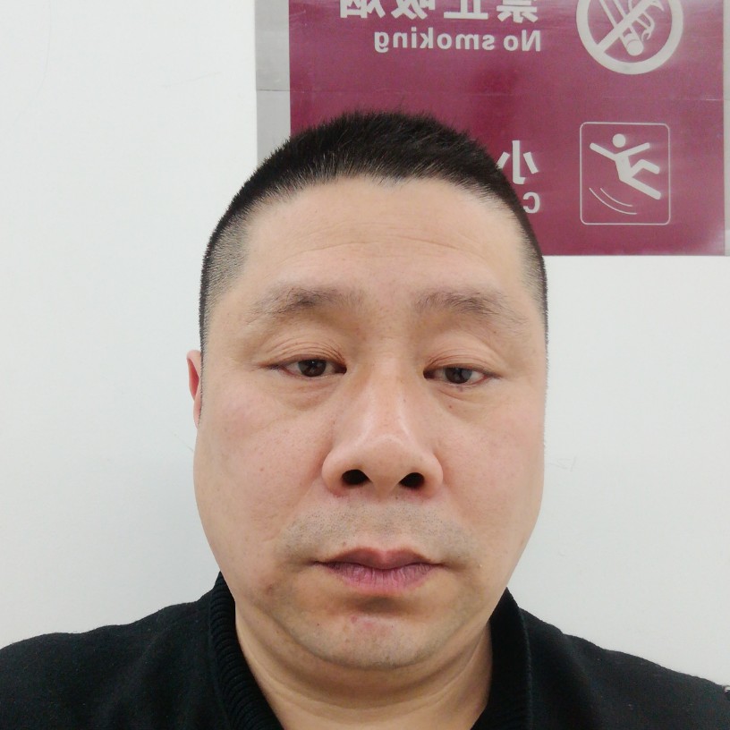 尊云开心的照片