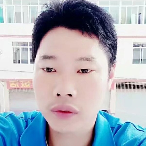 自然相许唇彩的照片