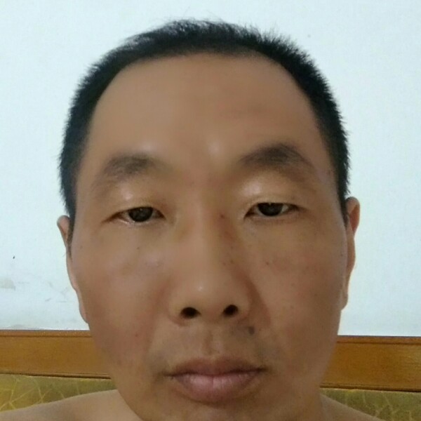 微笑粗暴的照片