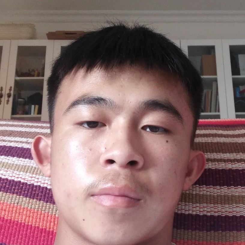 激昂踢黑裤的照片