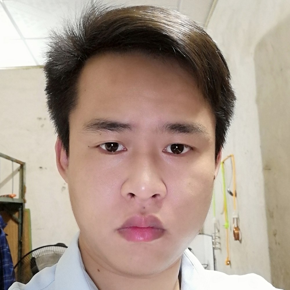 威武保卫热狗的照片
