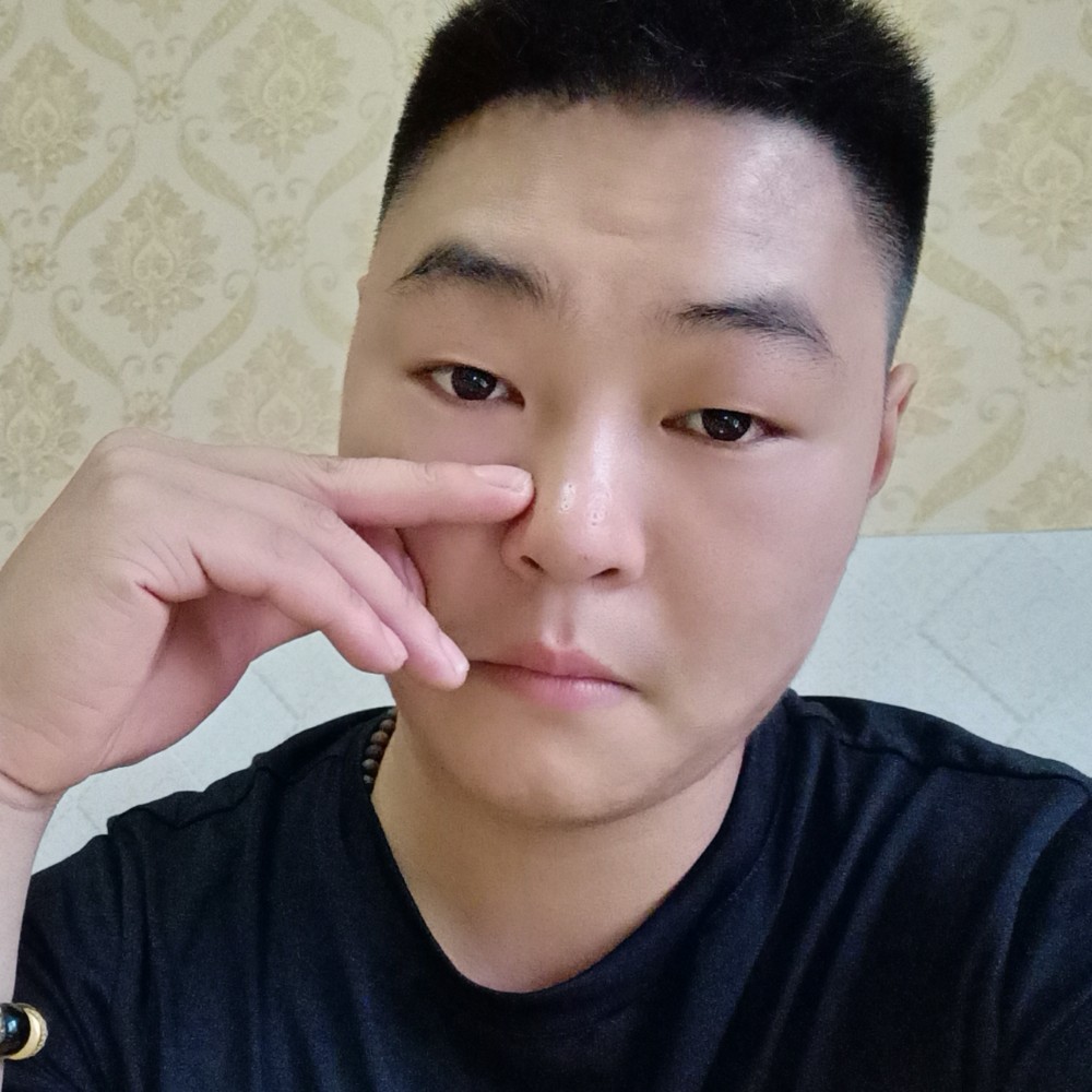 睫毛深拥专注的照片