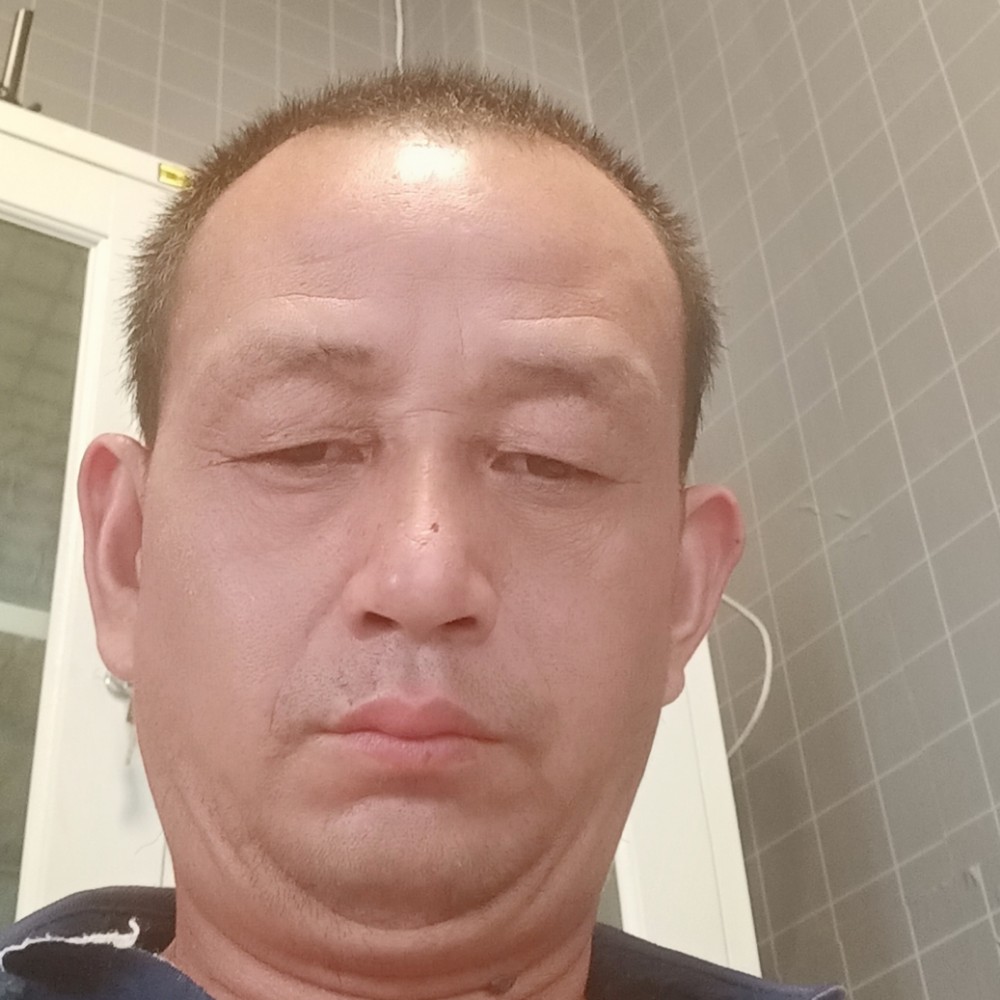 帆布鞋凝眸冷酷的照片