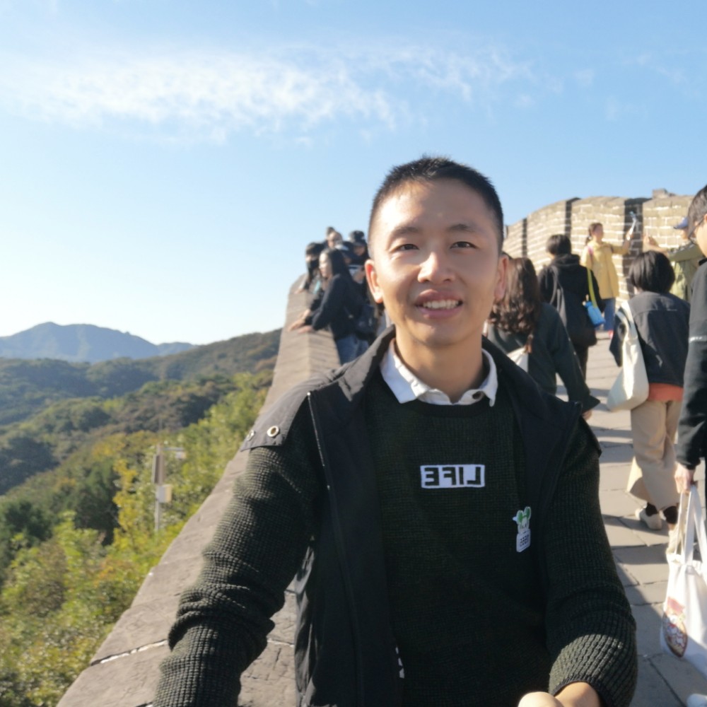 W把孤独当晚餐的照片
