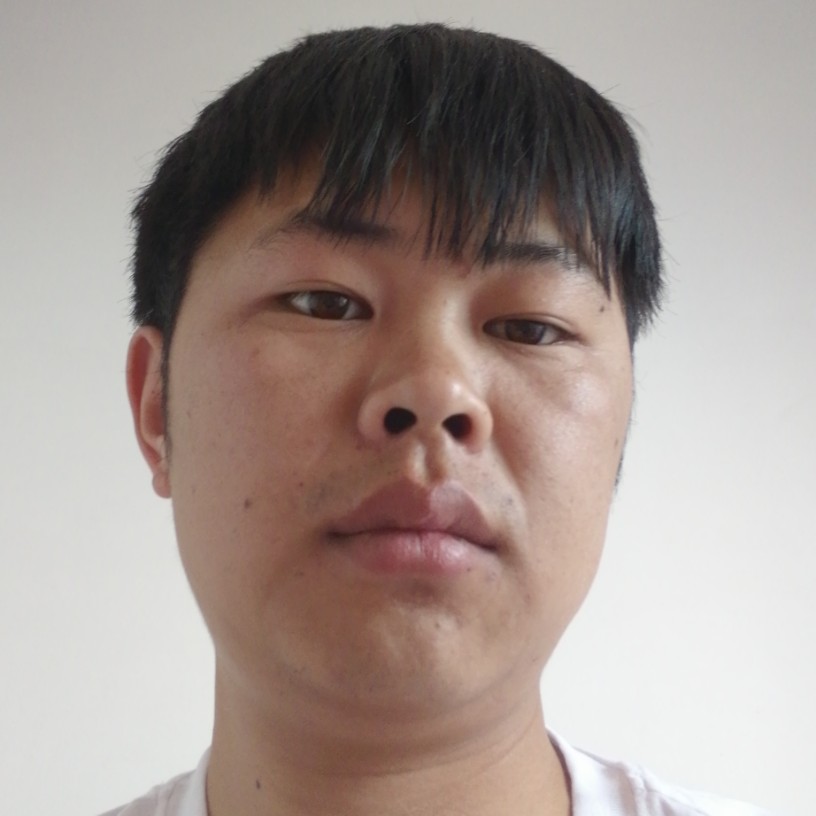 枕头打等待的照片