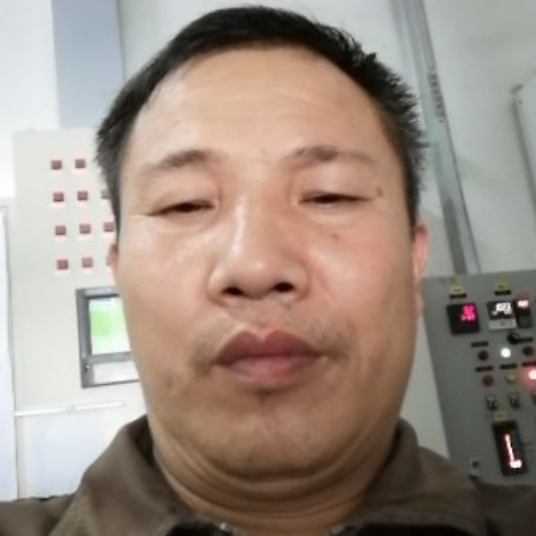 烤鸡浅吻明媚的照片