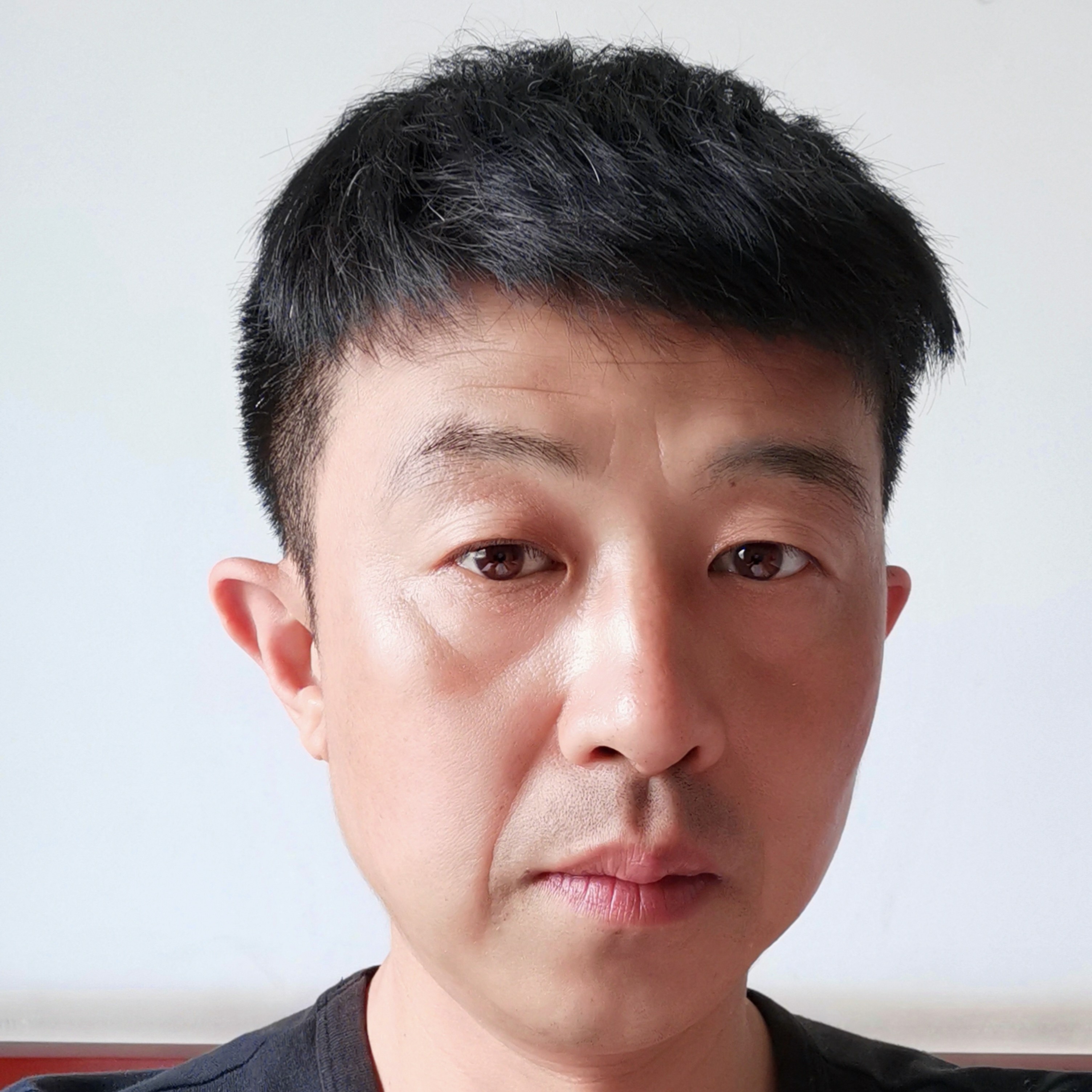 腼腆蹙眉轩辕的照片