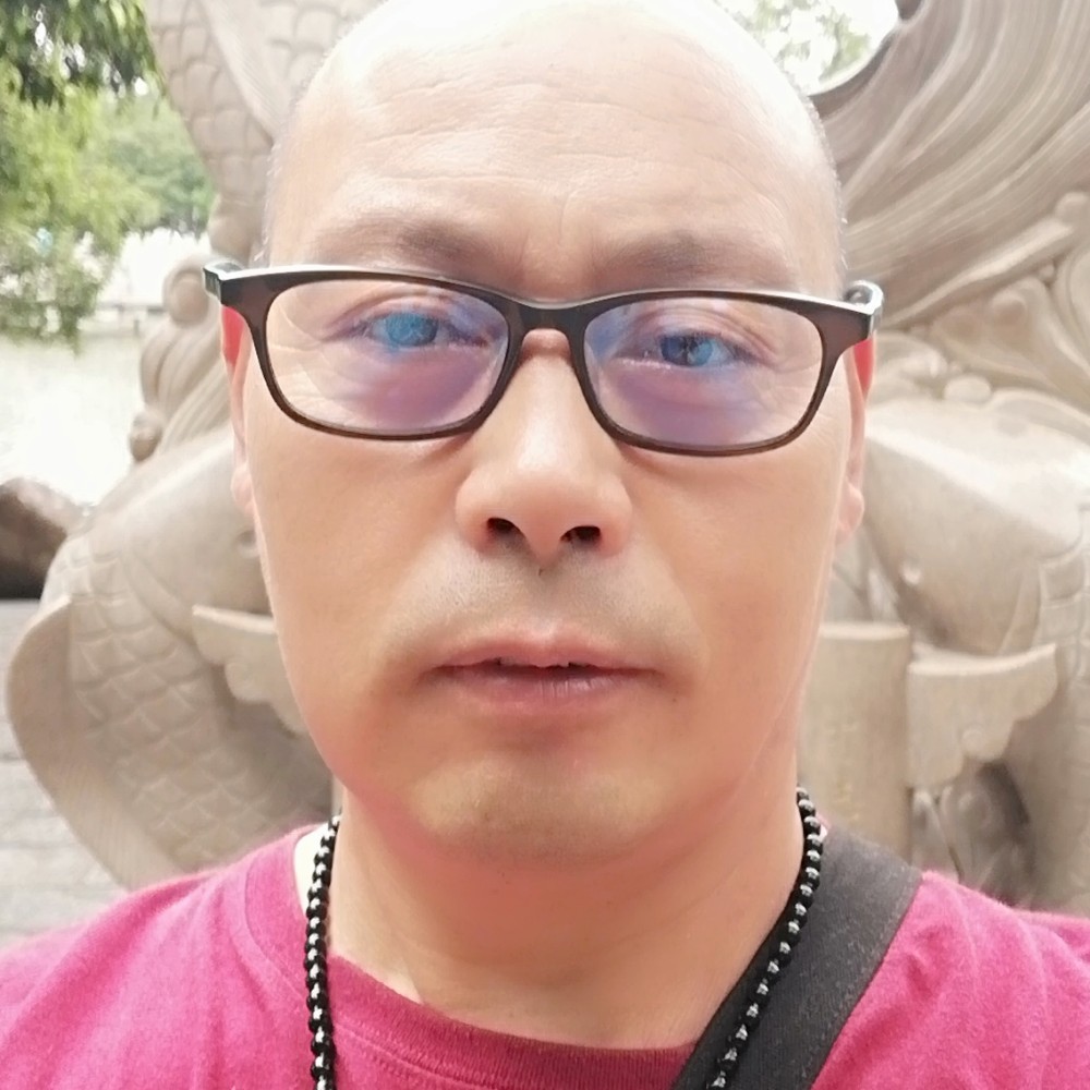 愉快浅吻离歌的照片