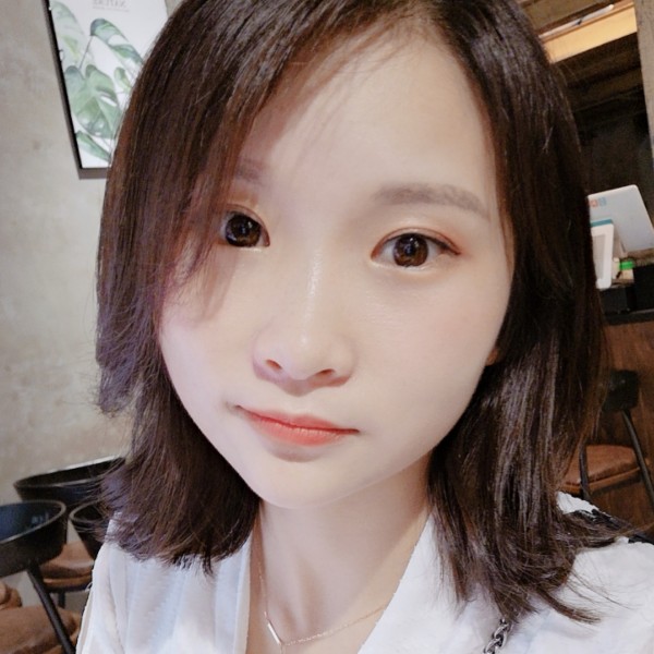 端庄邂逅月光的照片