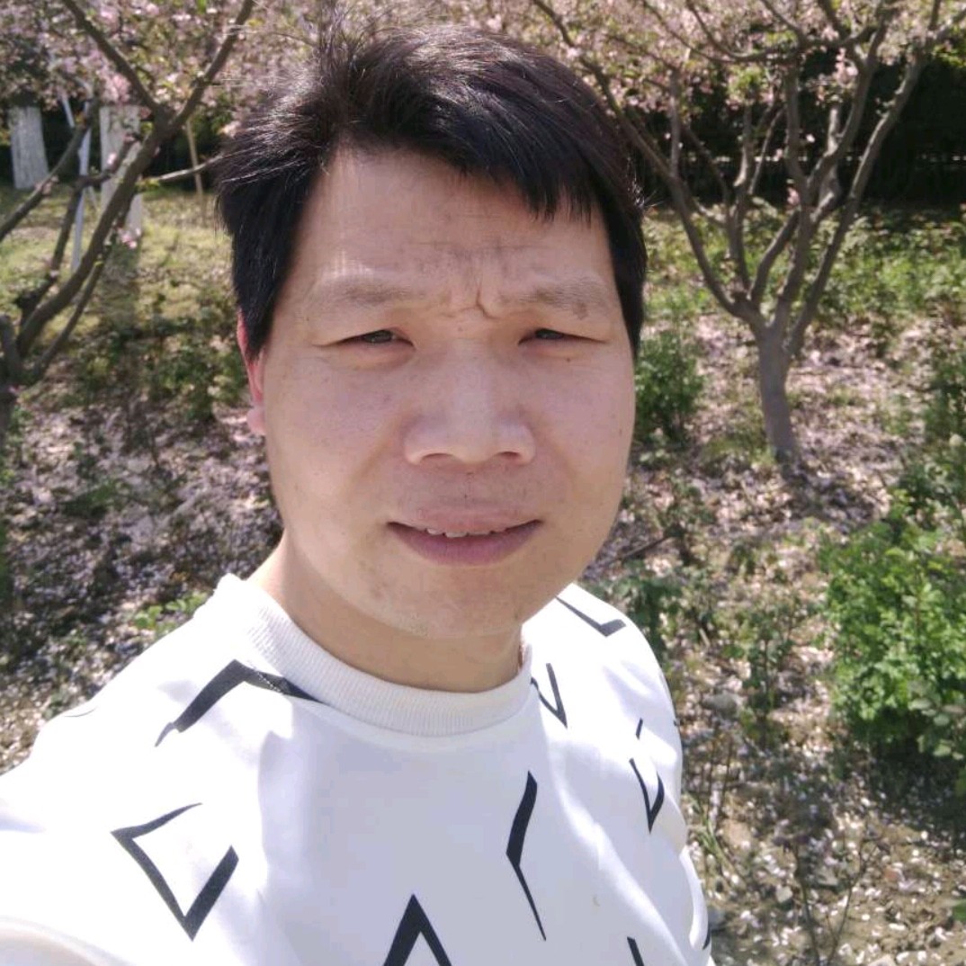 冰棍挽手笑点低的照片