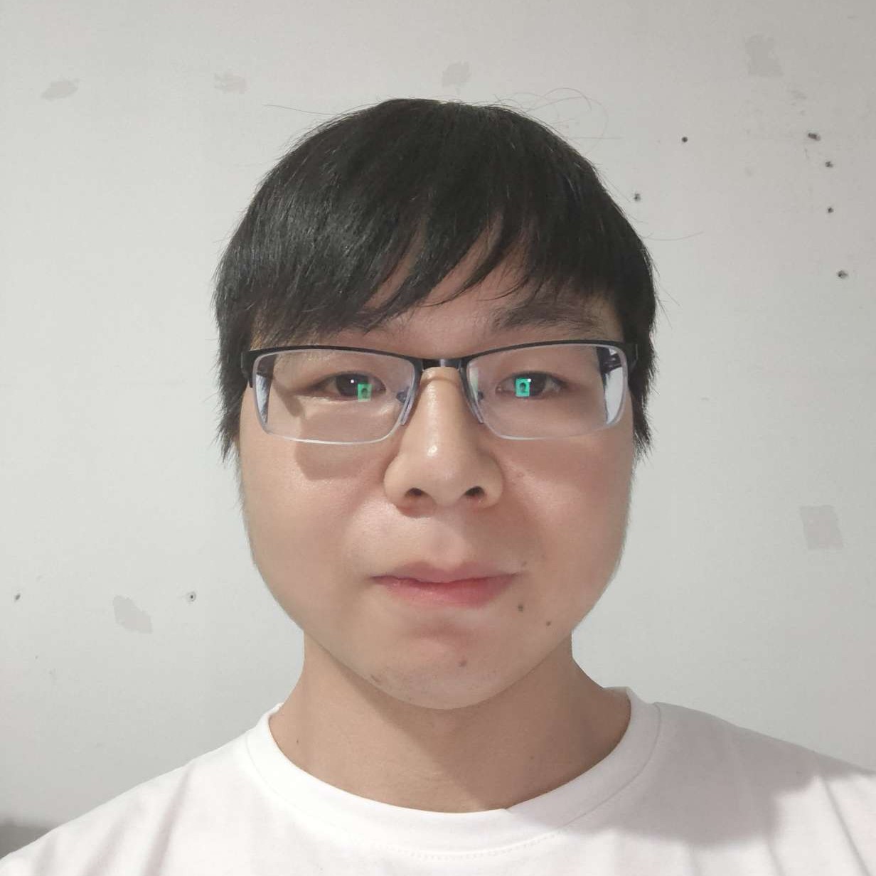 单身浅吻青栀的照片