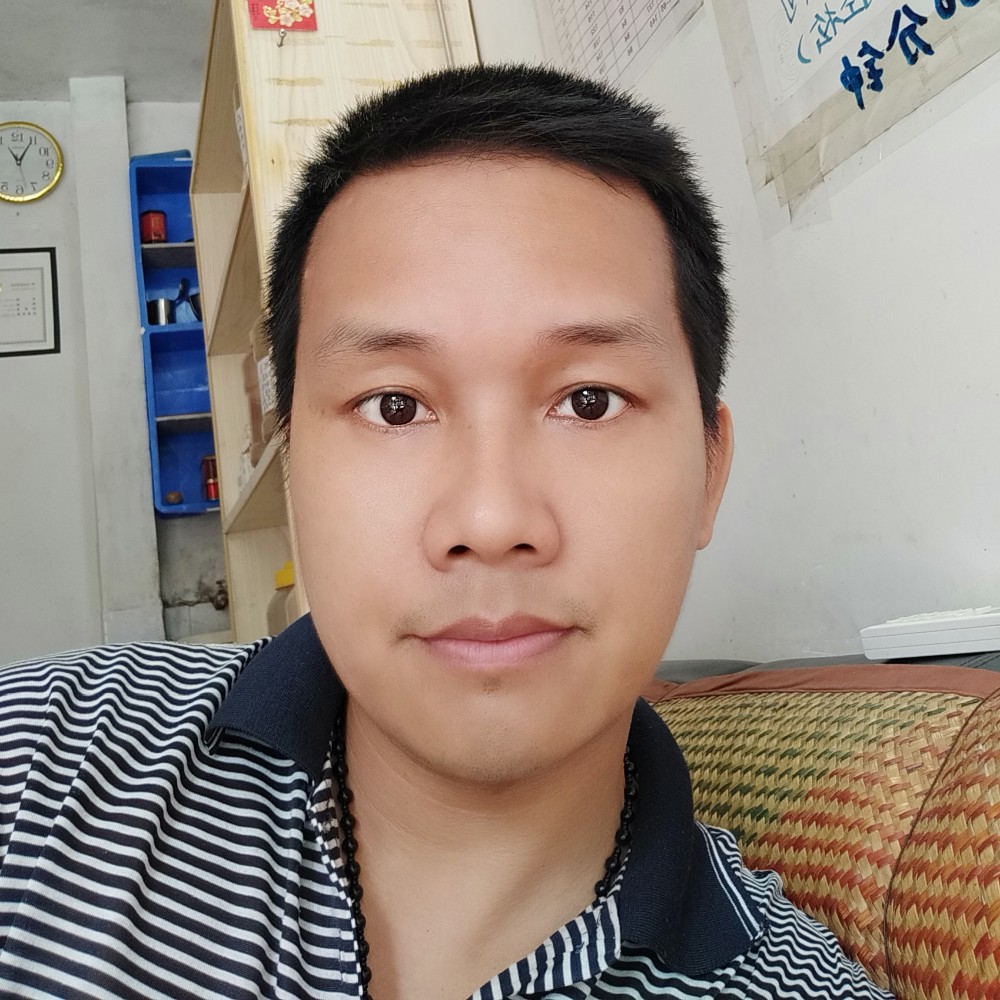 板栗翩飞的照片