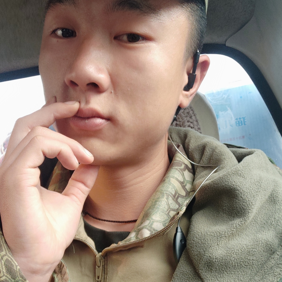 哭泣的身影的照片