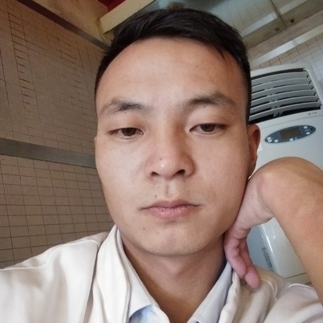 逆流的照片