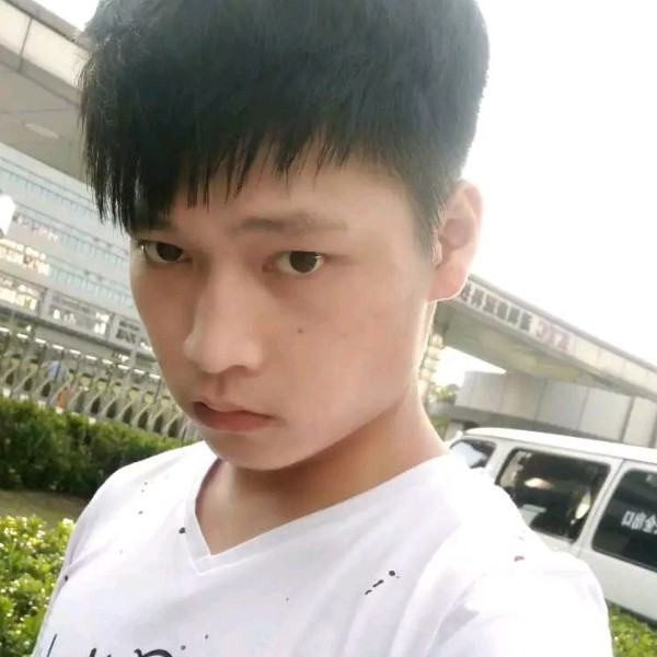 汽车回首彼年的照片
