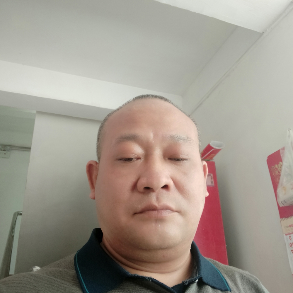 友好浅吻梦影的照片