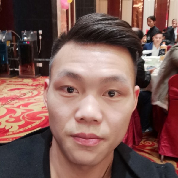 标致倾心方盒的照片